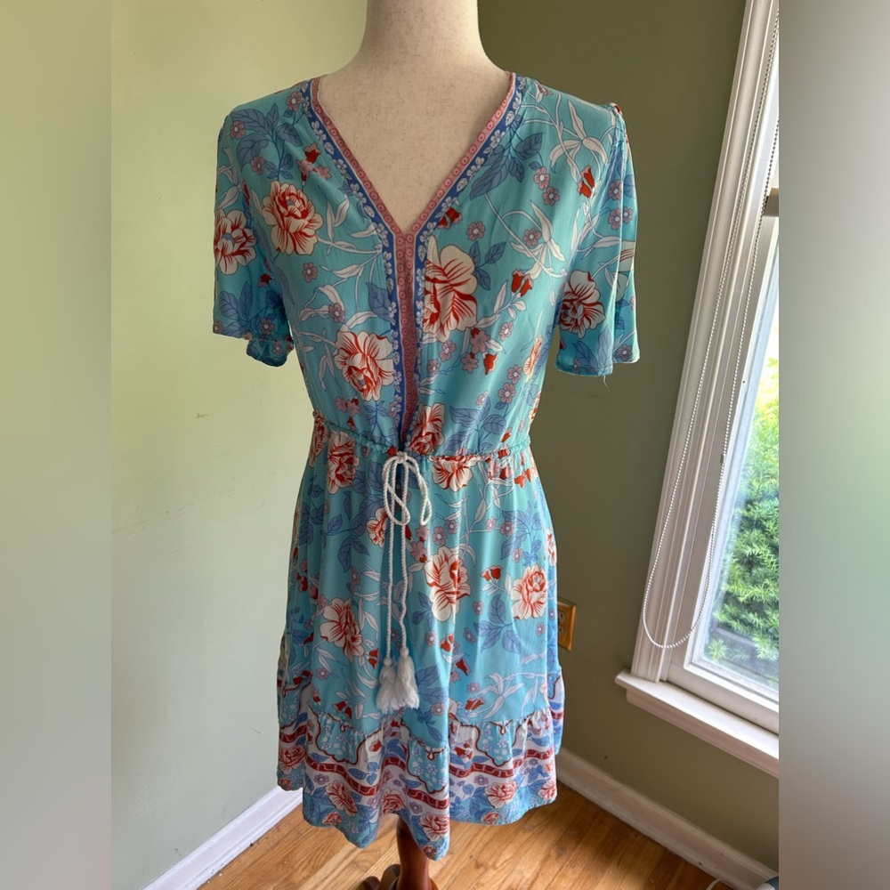 Leani blue floral dress/cover up. Size S Drawstring waist. V neck/short sleeve